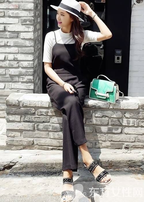 5款韩范背带裤搭配 穿出不一样的时尚气质