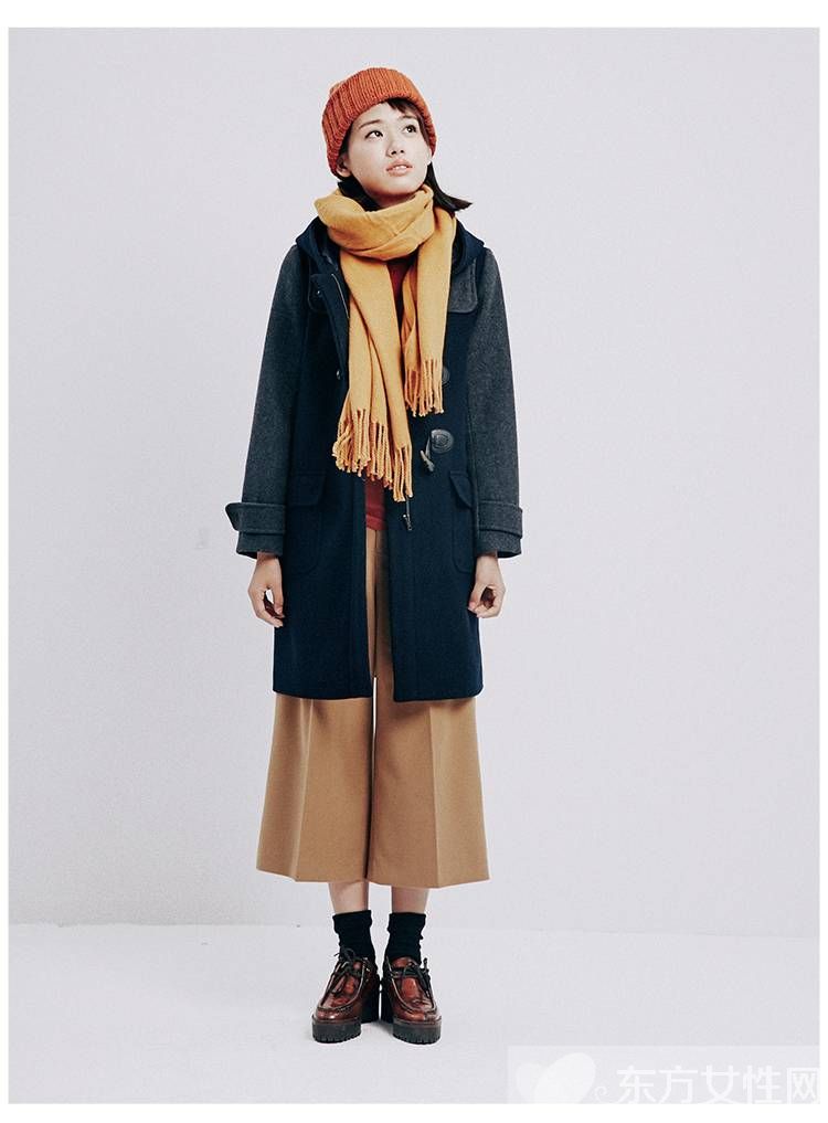英伦学院风牛角扣大衣搭配 时髦又吸睛