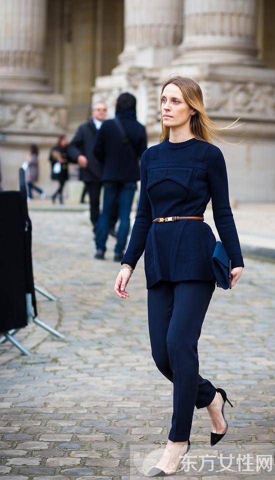 这个春天 少哪件单品都不能少圆领针织衫