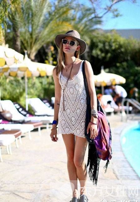 蕾丝连衣裙性感穿搭 不但凉爽舒适还百分百女人味