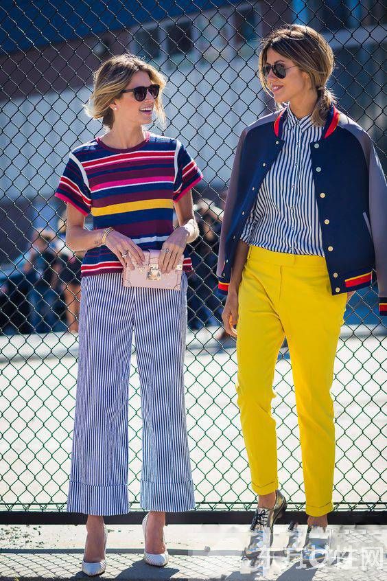 彩色条纹上衣怎么搭配 巧妙穿法彰显青春范儿