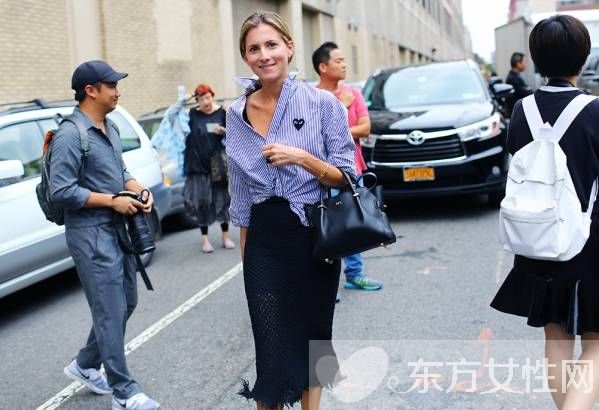 初秋时尚帅气风衬衫搭配 出街必备扮靓单品