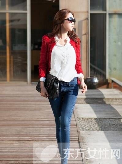 简约迷人淑女风装扮 清新魅力凸显无疑