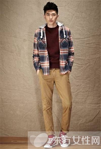 帆布鞋搭配什么裤子好看 这样搭配既时尚又个性