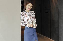 牛仔半身裙超美搭配 时髦女王今夏这么穿