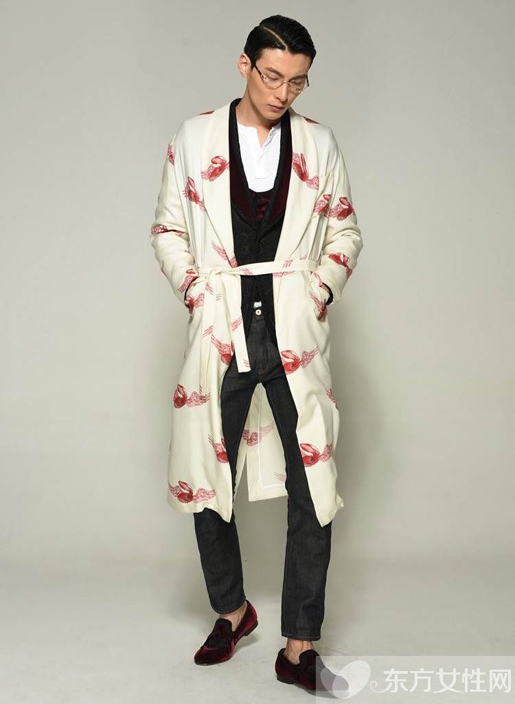 睡衣牛仔裤的巧妙搭配 休闲时尚居然一点都不奇怪