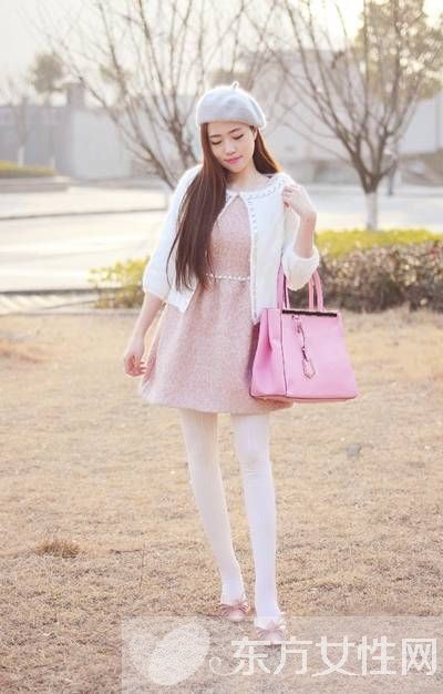 粉色系减龄裙装时尚搭配 少女气息十足