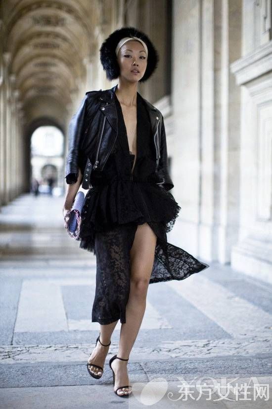 吊带裙搭配什么上衣 这么穿别有一番风味哦