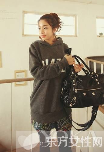 春季长衫妙搭短裙 打造新式韩范超酷装扮