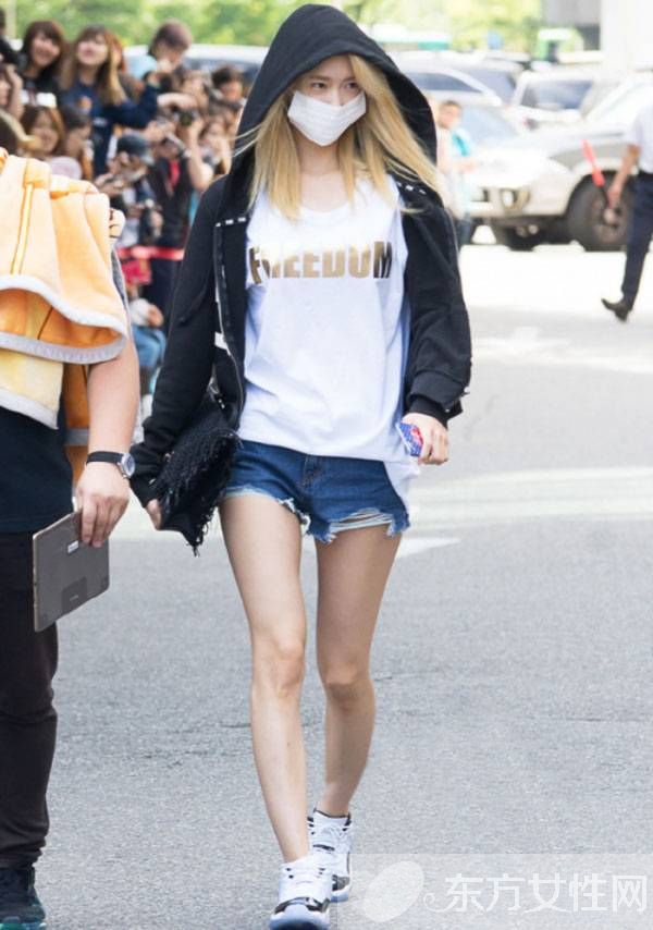 连帽卫衣最潮搭配技巧 这么穿分分钟呈现明星范儿