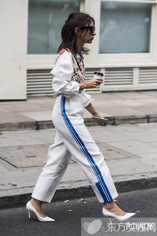 这个秋天轻装上阵 运动裤也能穿的很时髦