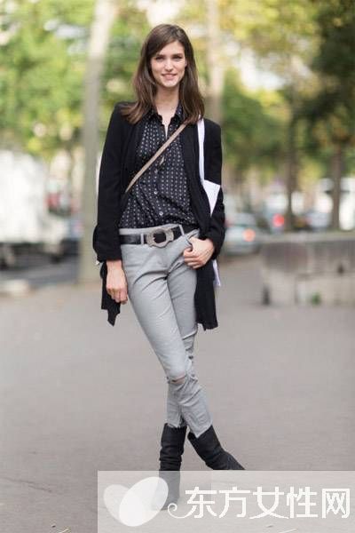 黑色系列夏日连衣裙 高贵酷酷的街拍范