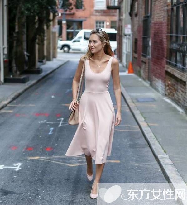 甜蜜裸粉时装搭配推荐 七夕做最美的小公主