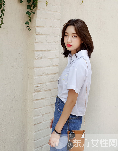 牛仔半身裙超美搭配 时髦女王今夏这么穿