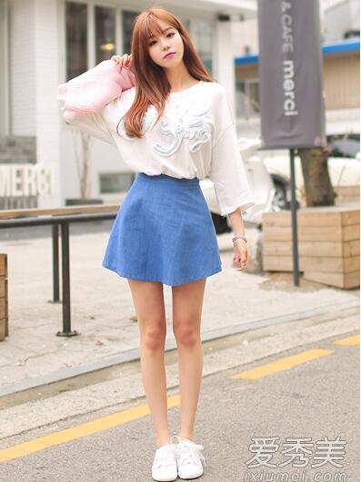 牛仔裙怎么穿才好看 这几种搭配学起来