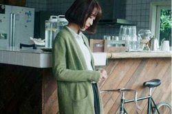 春季必备开衫怎么搭 潮人搭配让你大饱眼福