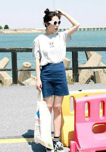 白色短袖t恤搭配图片示范 就要这个味