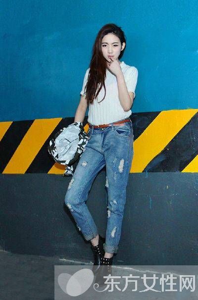 破洞宽松牛仔裤怎么搭配 搭上这些整个装扮更有型