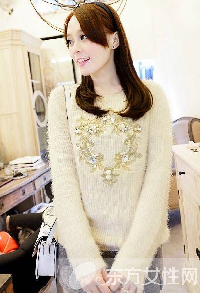 甜美毛衣这样搭 简约时尚最迷人