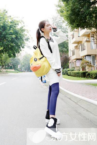 矮个子女生t恤搭配 这么搭高挑又时尚