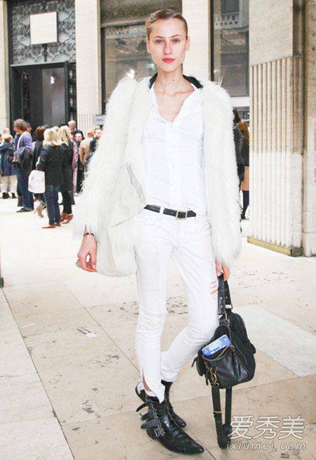 下雪天穿什么最好看 白色冬装正当道