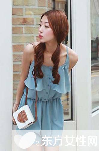 吊带连体裤怎么搭配 这样搭让你走在时尚的尖端
