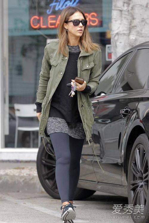 军绿色外套怎么搭配 欧美嫩模都这么穿