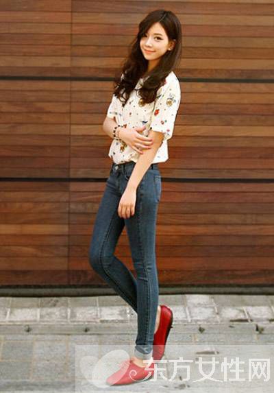 胖MM显瘦搭配推荐 T恤搭配小脚裤就是怎么美