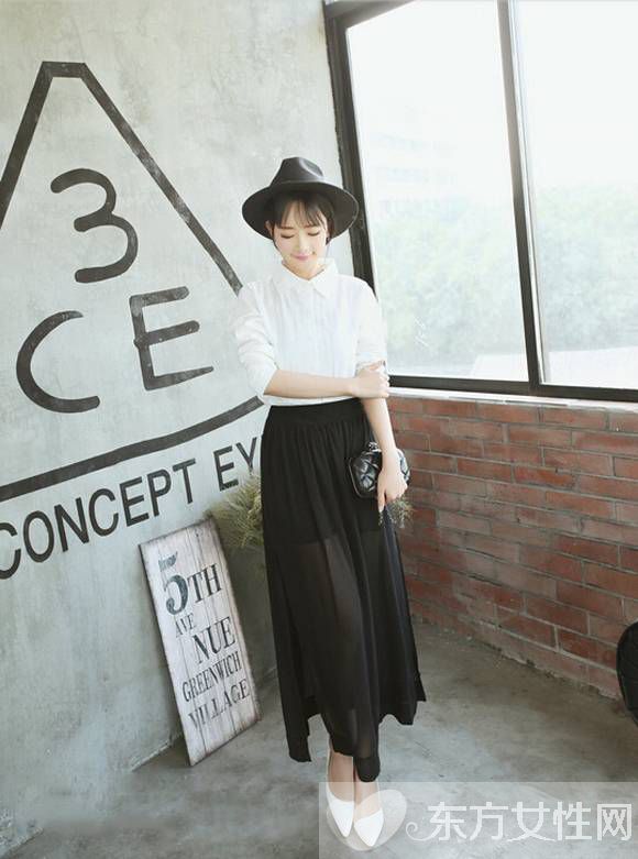 黑色雪纺长裙配什么上衣 经典黑白配穿出女神气质