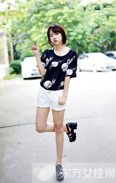 卡通t恤+长裤or短裤 减龄时尚又可爱