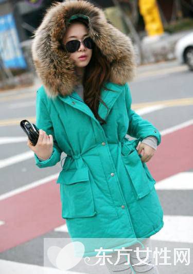 中长款棉衣外套这样搭 让你立马变身街头潮人
