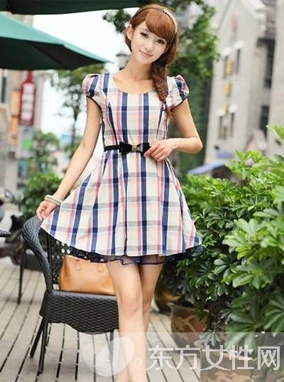 夏季连衣裙腰带的系法 教你如何系出小蛮腰