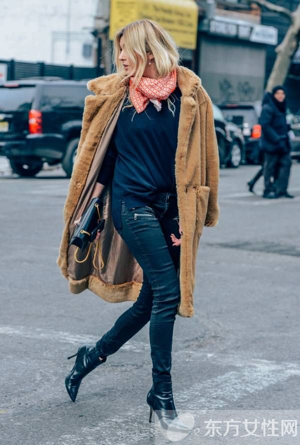 冬季时尚皮草大衣街拍 教你如何气质十足