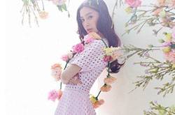 今夏必备性感美艳镂空裙 女星们都爱疯了