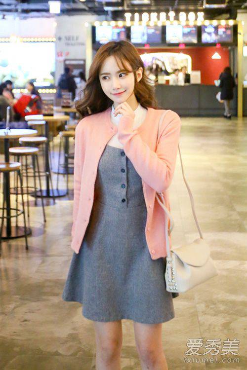 针织开衫如何搭配 韩国街拍达人亲身示范