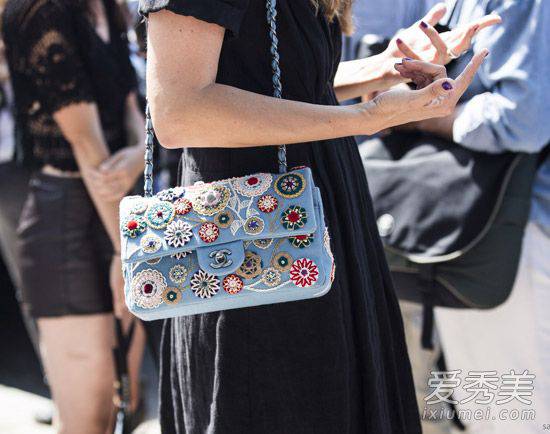 春季印花单品推荐 这么搭配不美都不行