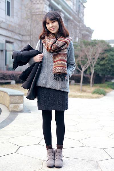 秋季毛衣搭配推荐 街拍达人都爱这么穿