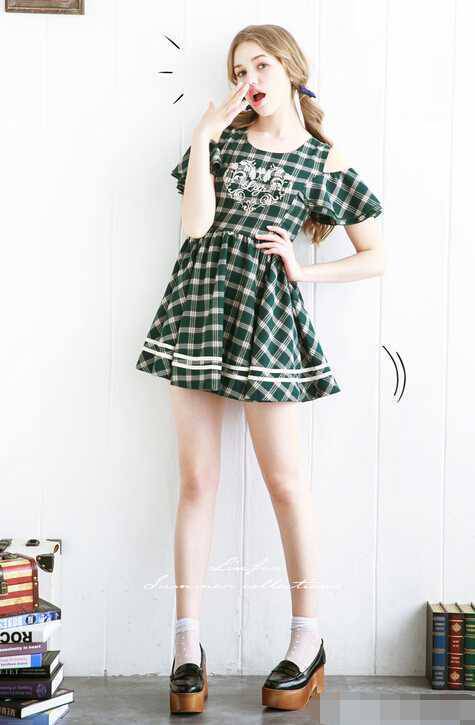 夏季英伦风裙子搭配 5款搭配清新减龄风