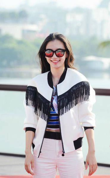 又潮又美的她 快跟女神学春季搭配吧