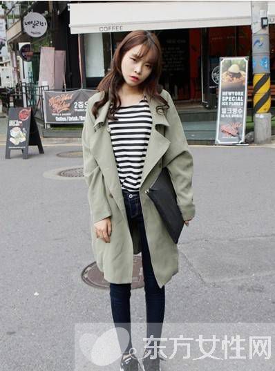 简约风衣+紧身裤搭配术 这样搭才时尚