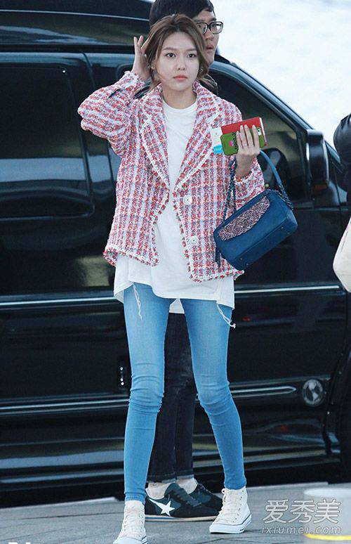 少女时代春装街拍 林允儿早春粉嫩登场