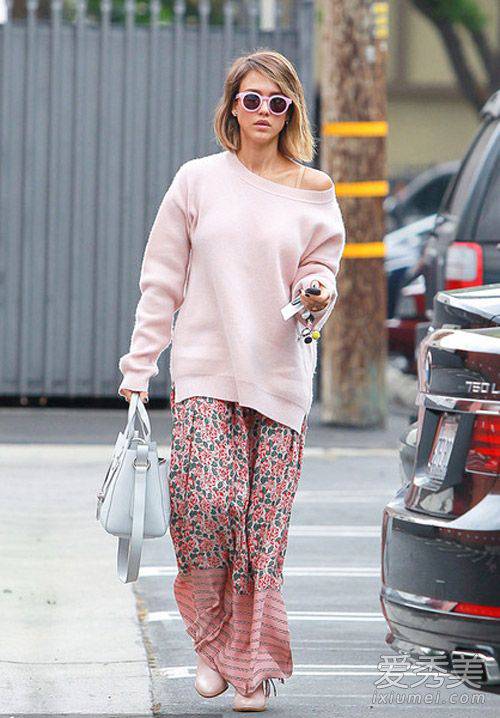 早春最佳CP穿搭 毛衣配裙子就是这么美