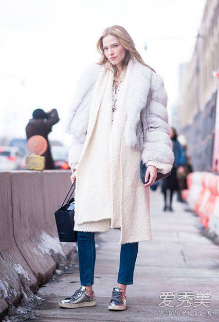 下雪天穿什么最好看 白色冬装正当道