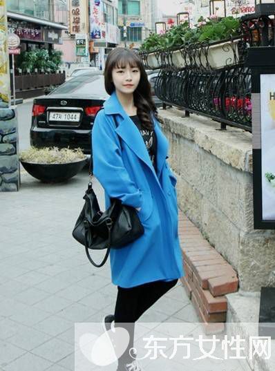 简约风衣+紧身裤搭配术 这样搭才时尚