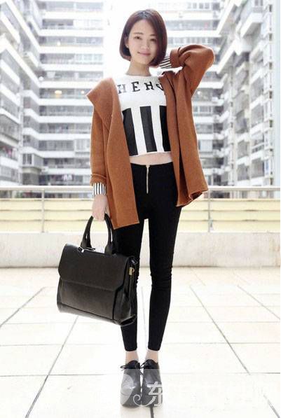 春季穿衣最佳拍档 时尚t恤+薄外套时尚又减龄