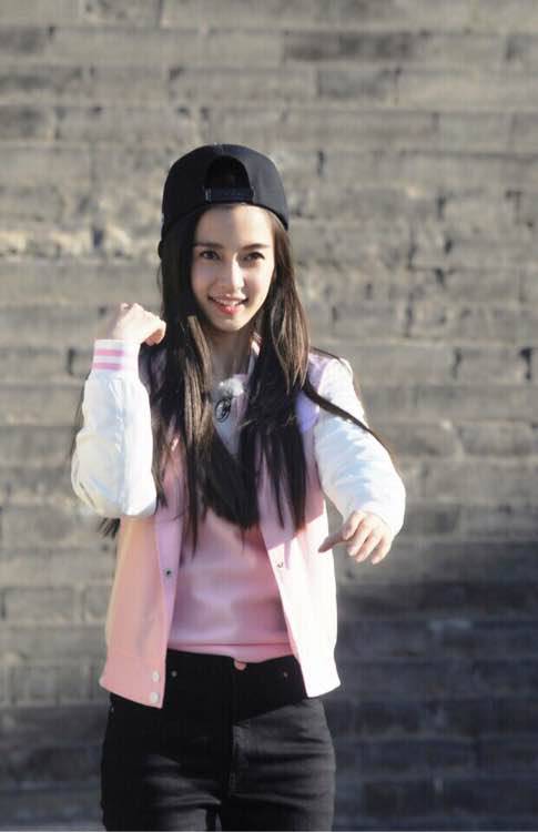 又潮又美的她 快跟女神学春季搭配吧