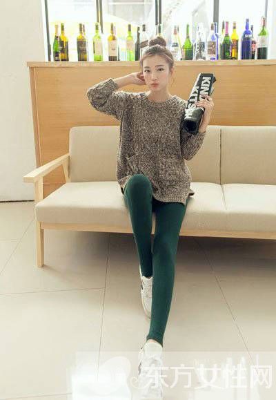 5款健美裤穿搭法 健美裤也能穿出时尚范