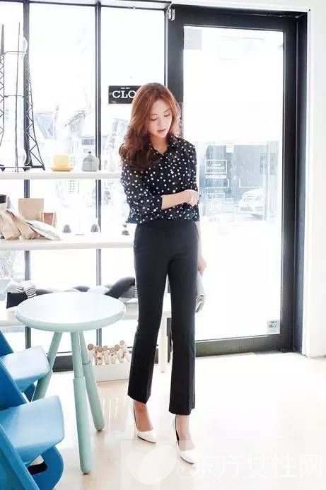 蓝色波点衬衫怎么搭配 这样穿俏皮可爱又时髦