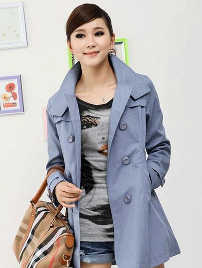 金色初秋吸睛单品 蓝色风衣就该这么搭