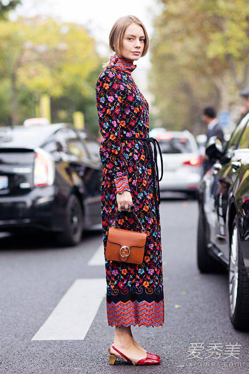 欧美时尚街拍 早春长裙搭配美美哒